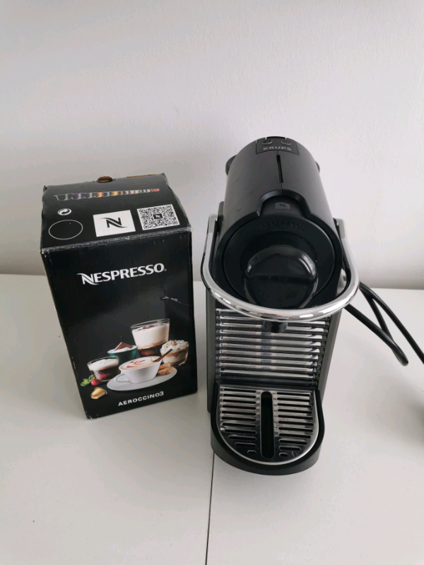 Nespresso pixie with milk frother | in 